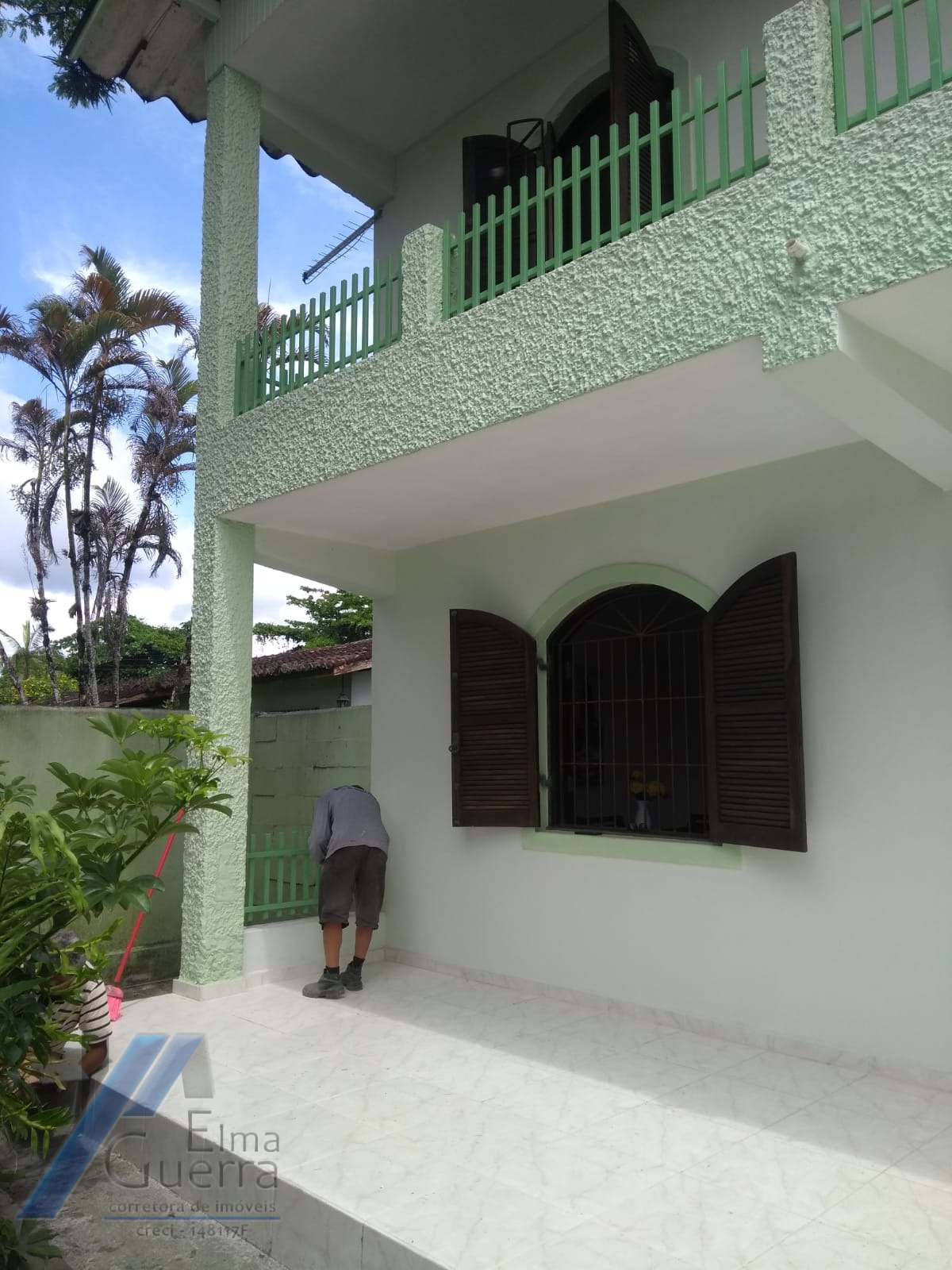 Ubatuba, Pereque Açu, Casa sobrado com 03 dormitorios, apenas 150 metros da Praia.