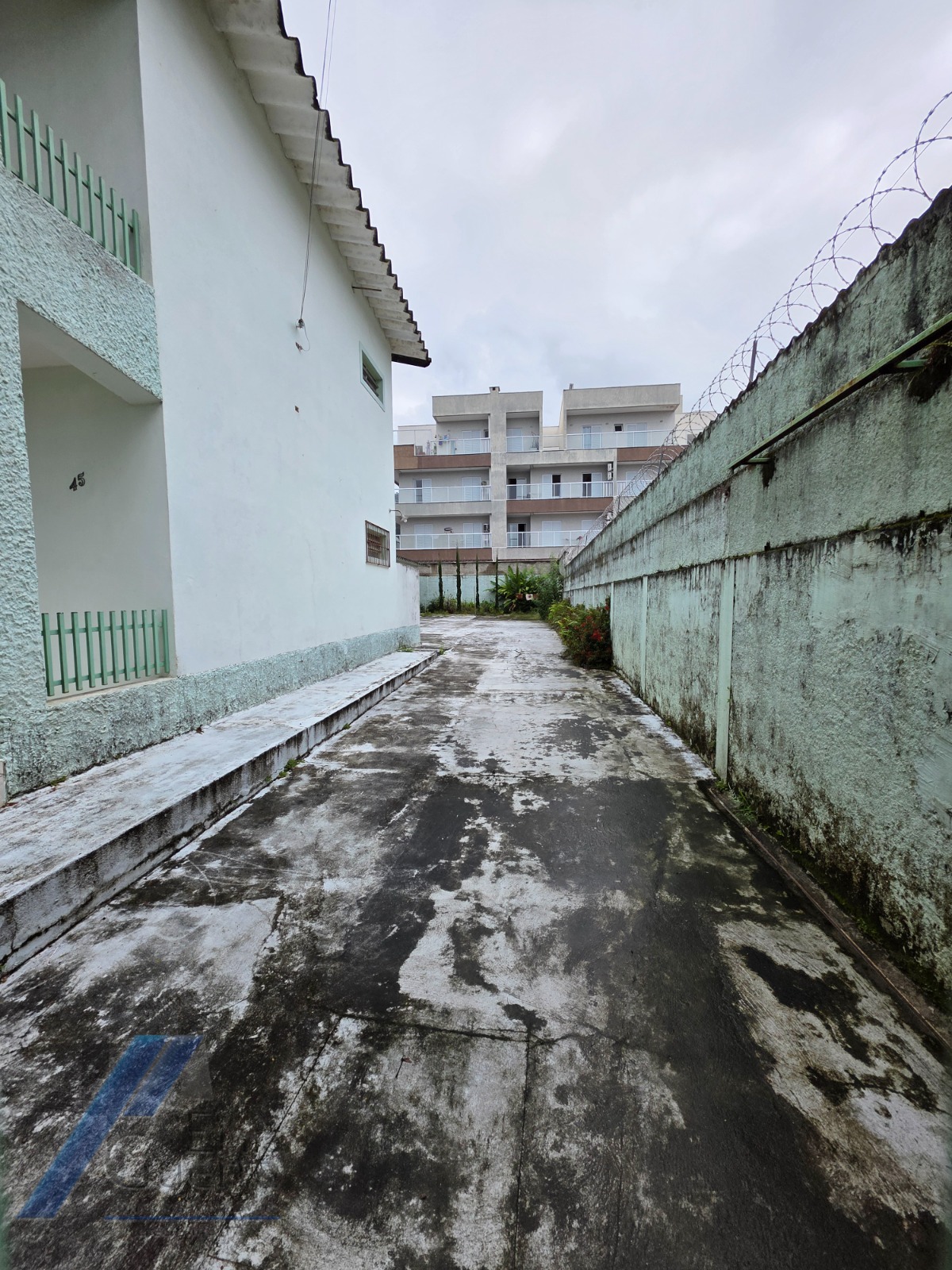Ubatuba, Pereque Açu, Casa sobrado com 03 dormitorios, apenas 150 metros da Praia.