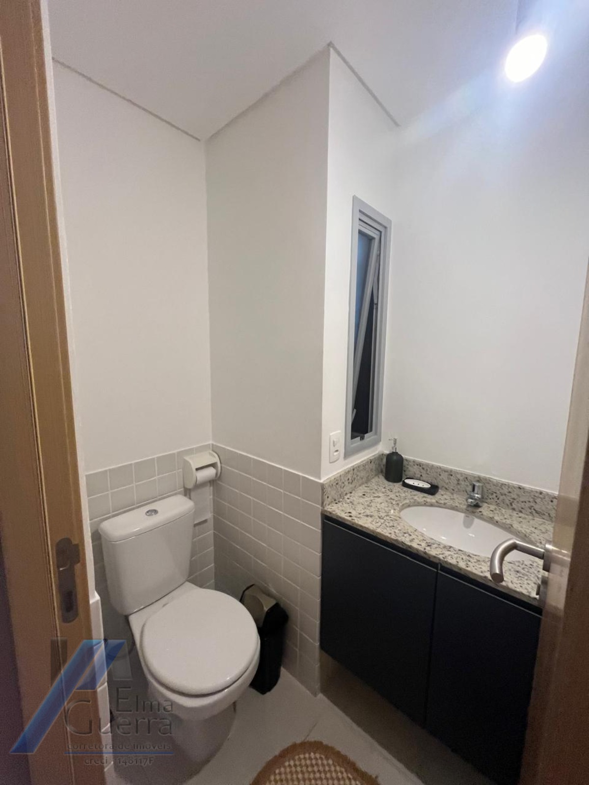 Ubatuba, Praia Grande - Apartamento com vista para o mar, com 02 dormitórios e área de lazer completa..