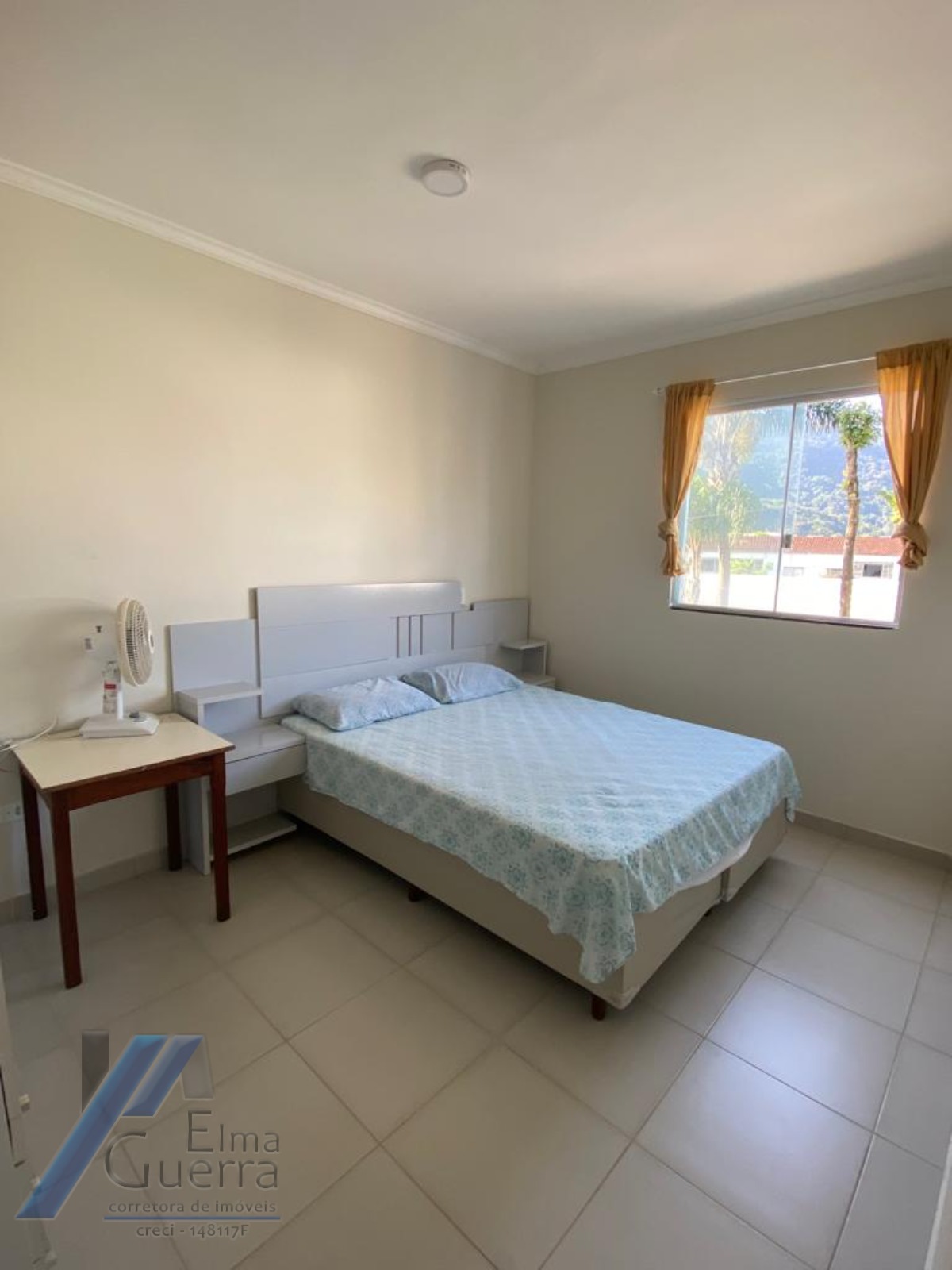 Ubatuba, Centro - Apartamento de 02 dormitórios sendo 01 suíte e área de lazer.