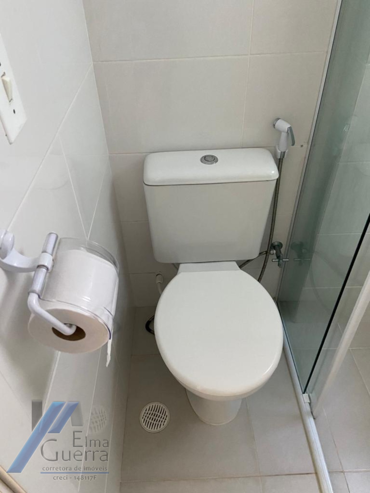 Ubatuba, Centro - Apartamento de 02 dormitórios sendo 01 suíte e área de lazer.
