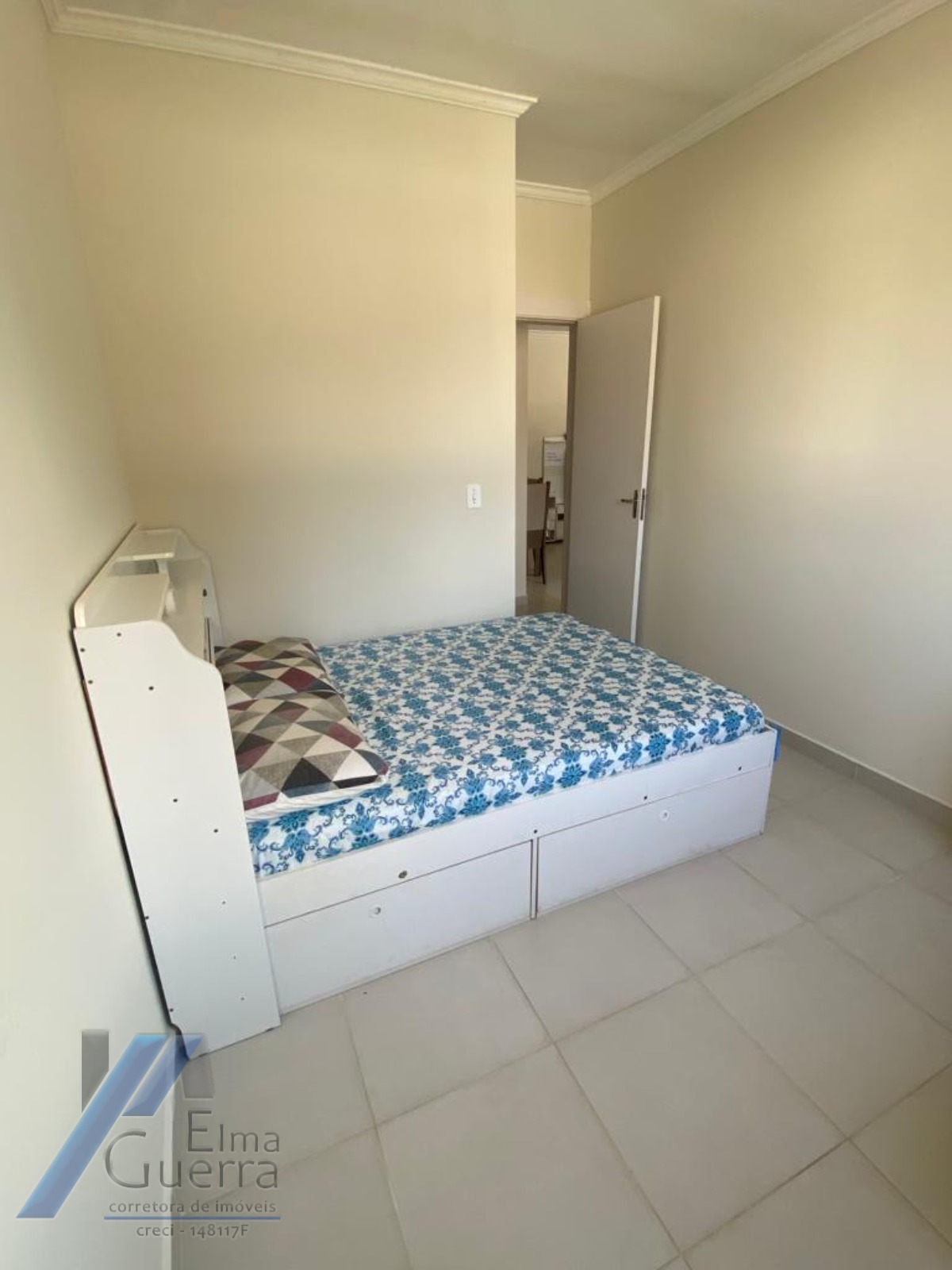 Ubatuba, Centro - Apartamento de 02 dormitórios sendo 01 suíte e área de lazer.