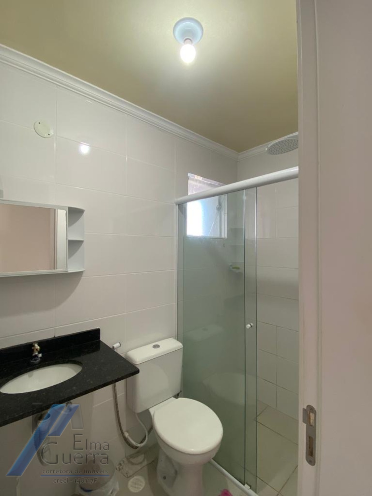 Ubatuba, Centro - Apartamento de 02 dormitórios sendo 01 suíte e área de lazer.