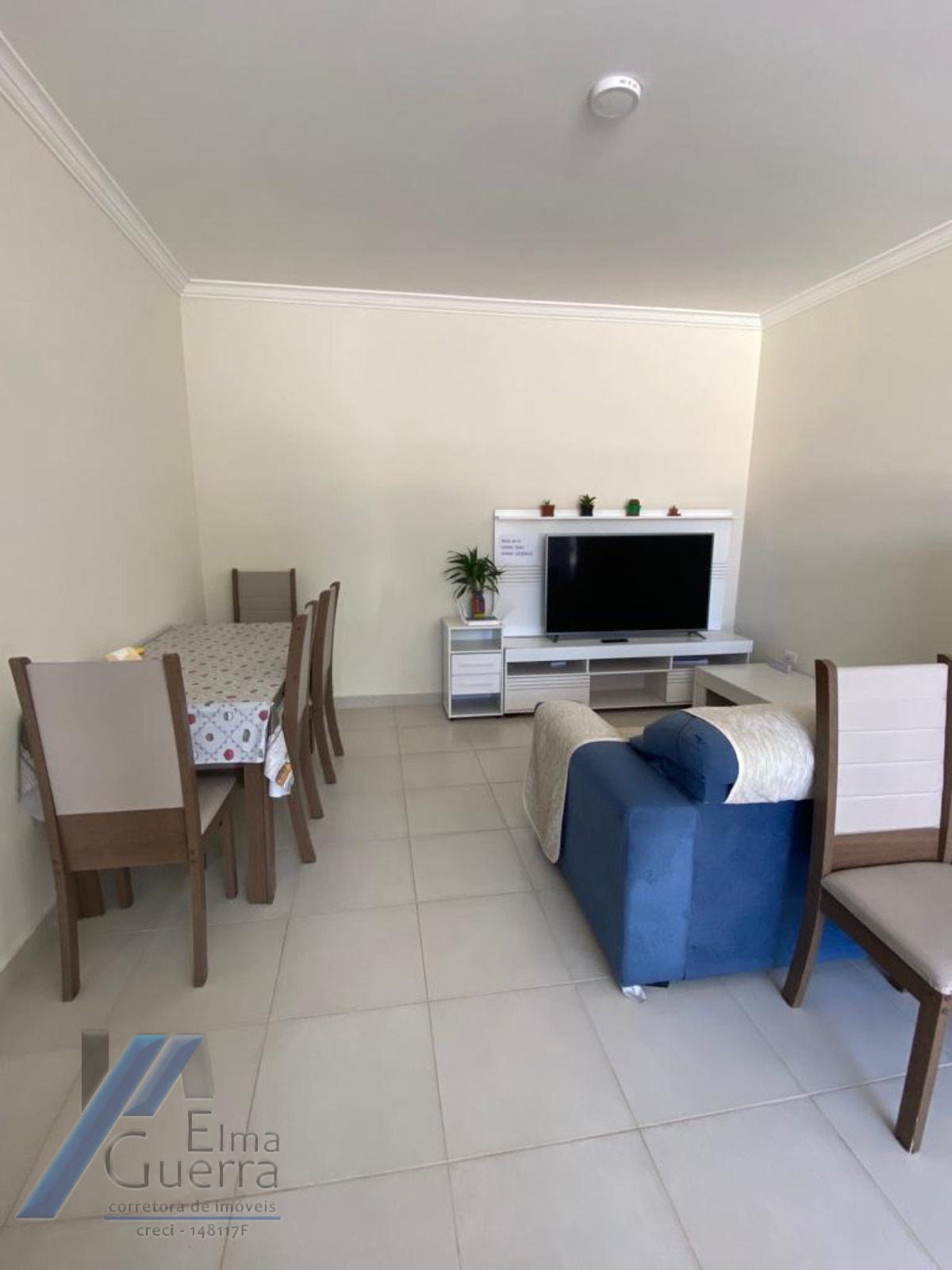 Ubatuba, Centro - Apartamento de 02 dormitórios sendo 01 suíte e área de lazer.