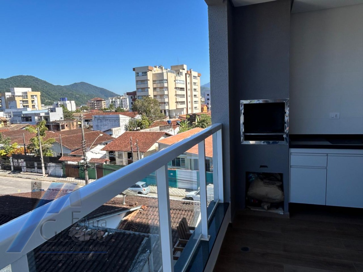 Ubatuba, centro, Apartamento com 02 dormitórios sendo 01 suíte com área de lazer.