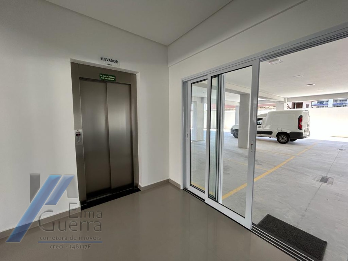 Ubatuba, centro, Apartamento com 02 dormitórios sendo 01 suíte com área de lazer.