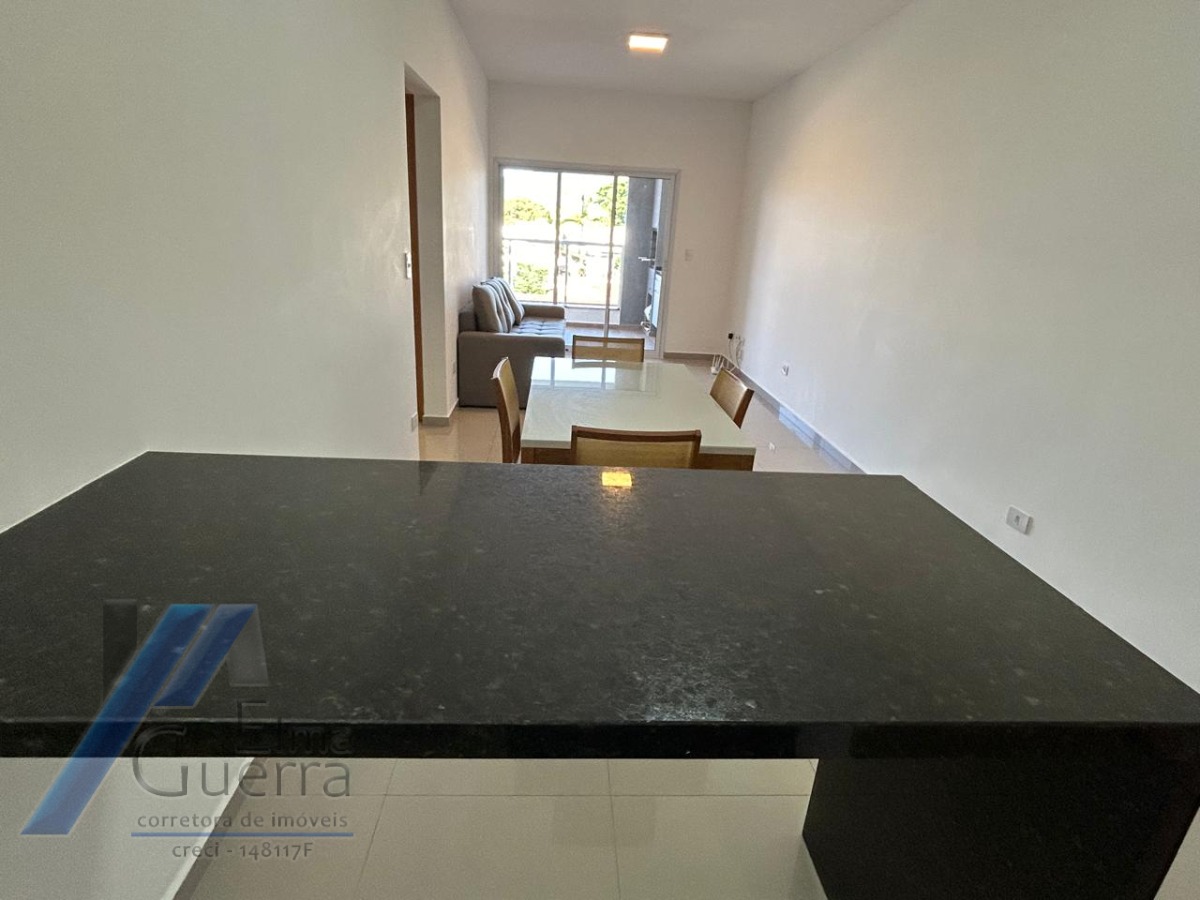Ubatuba, centro, Apartamento com 02 dormitórios sendo 01 suíte com área de lazer.