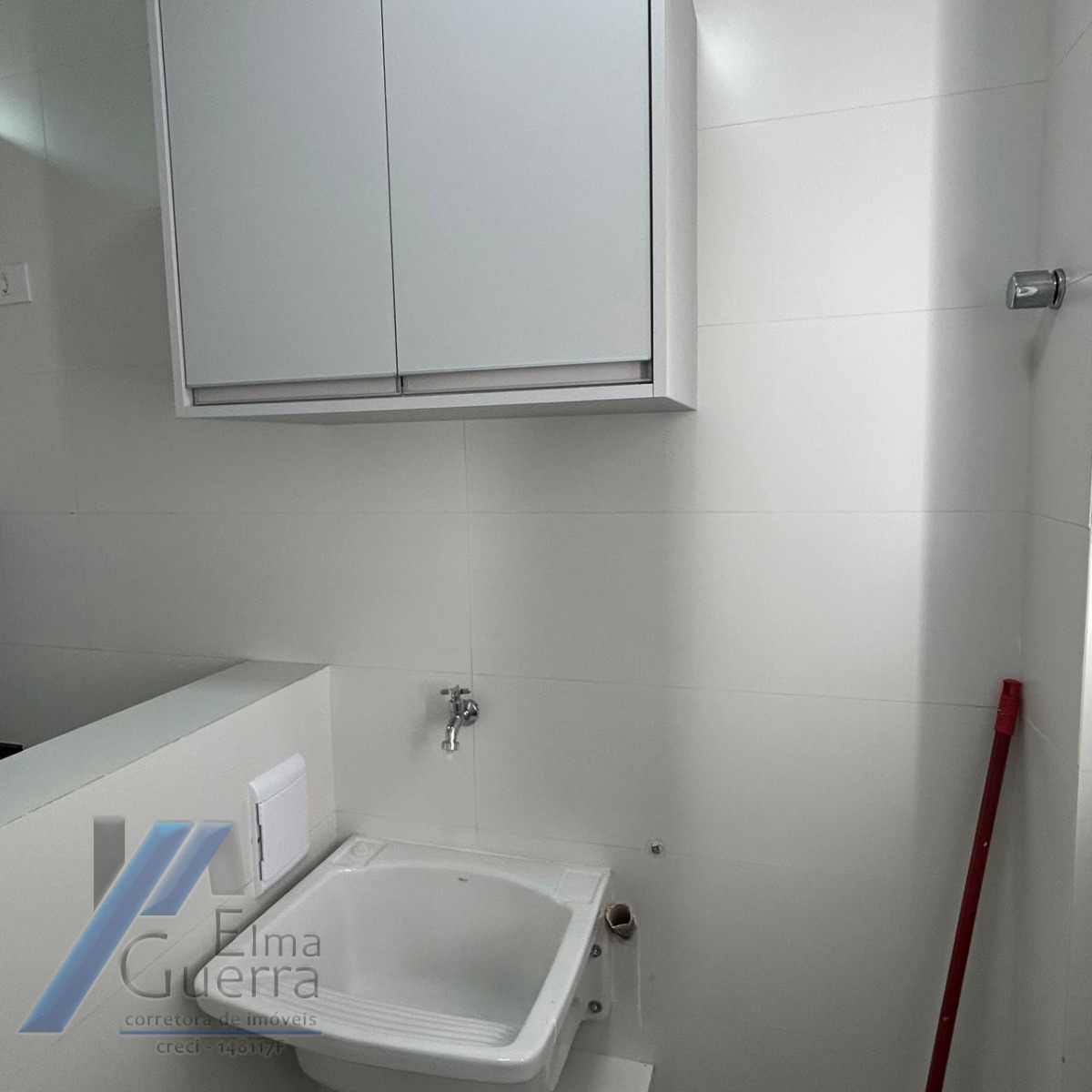 Ubatuba, centro, Apartamento com 02 dormitórios sendo 01 suíte com área de lazer.