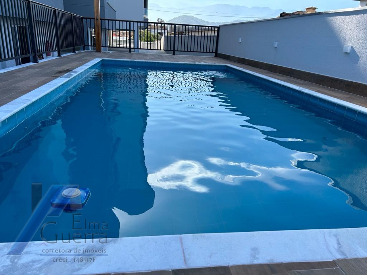 Ubatuba, centro, Apartamento com 02 dormitórios sendo 01 suíte com área de lazer.