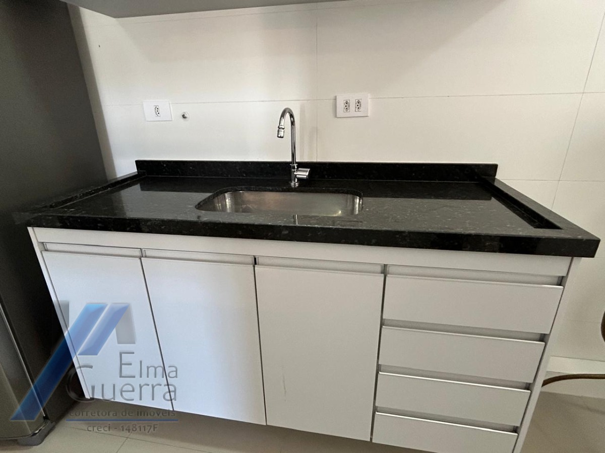 Ubatuba, centro, Apartamento com 02 dormitórios sendo 01 suíte com área de lazer.