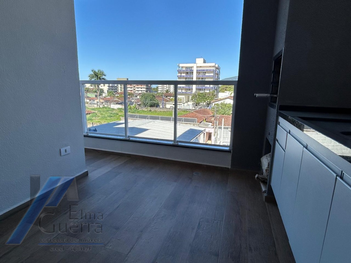 Ubatuba, centro, Apartamento com 02 dormitórios sendo 01 suíte com área de lazer.
