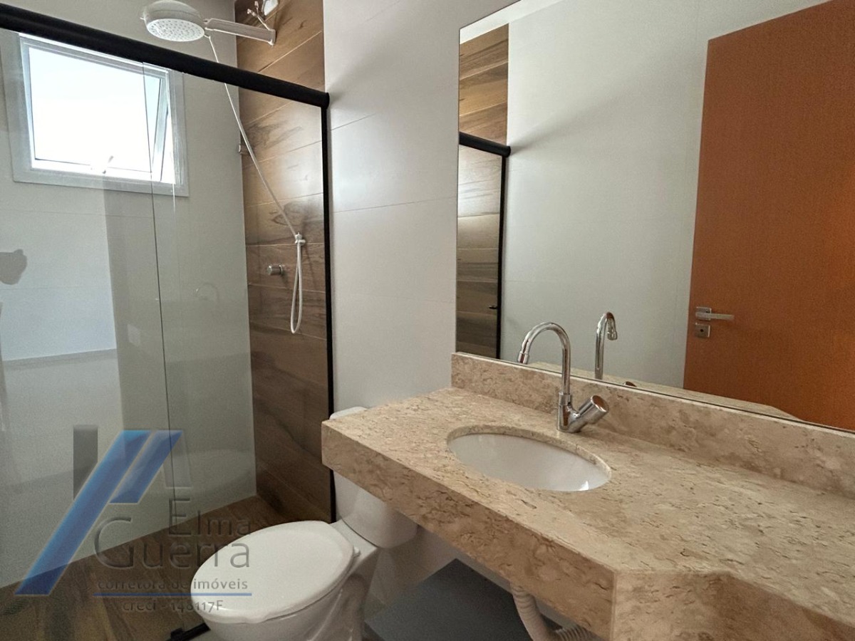 Ubatuba, centro, Apartamento com 02 dormitórios sendo 01 suíte com área de lazer.