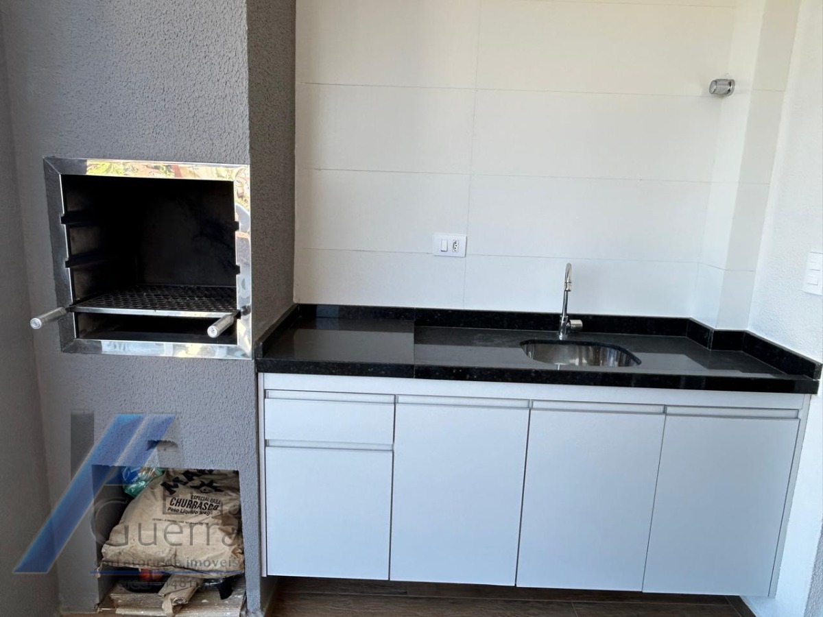 Ubatuba, centro, Apartamento com 02 dormitórios sendo 01 suíte com área de lazer.