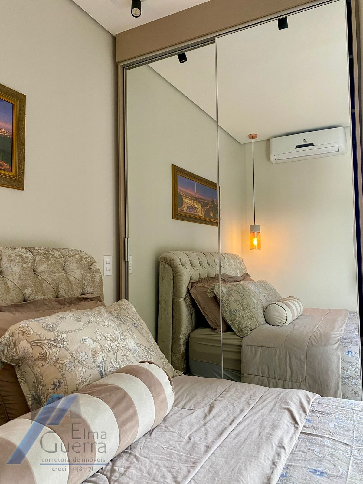 Ubatuba, centro, Apartamento com 02 dormitórios sendo 01 suíte com área de lazer.