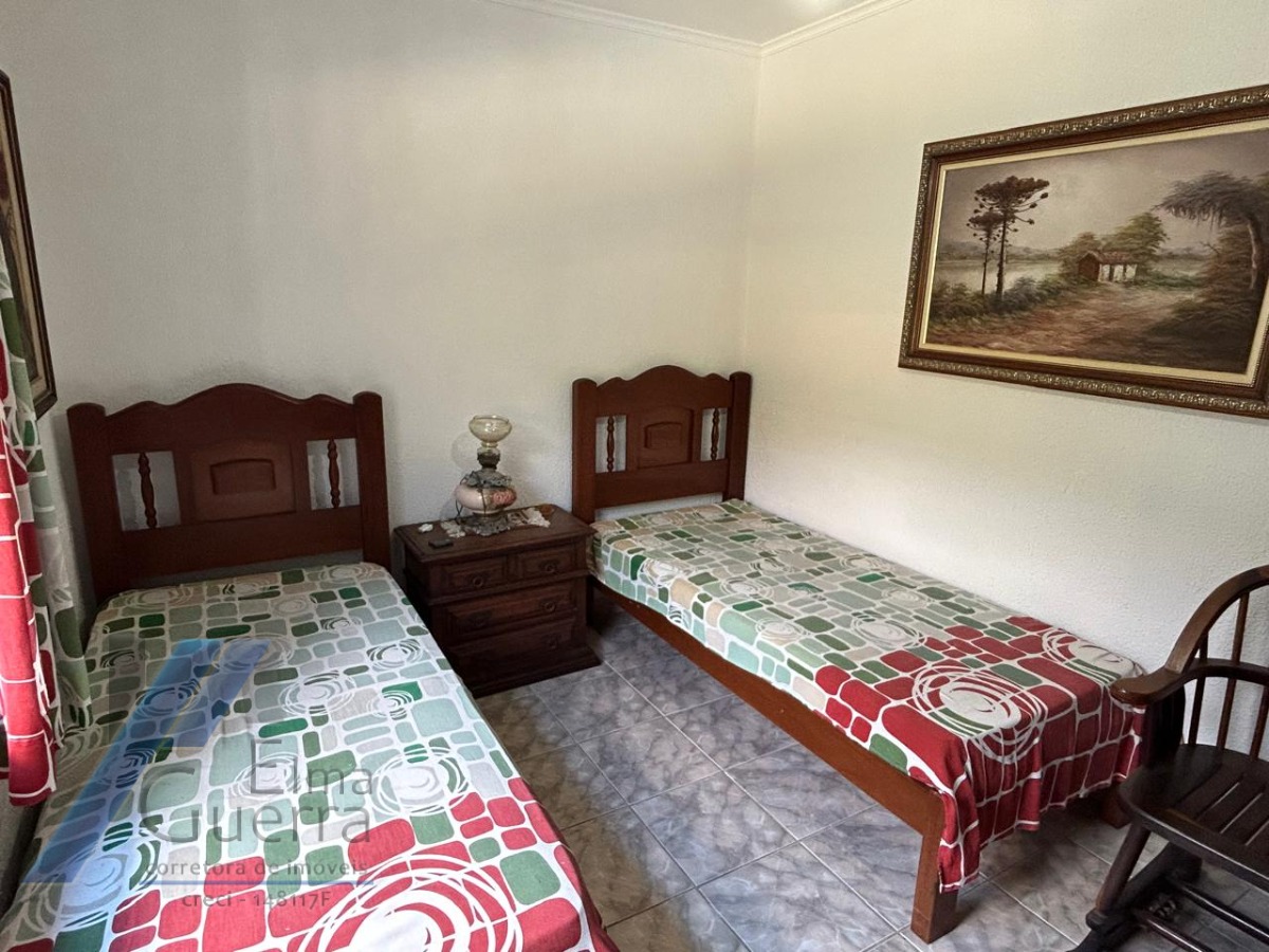 Ubatuba, Pereque Açu - Casa com 03 dormitórios sendo 01 suíte e área de lazer.