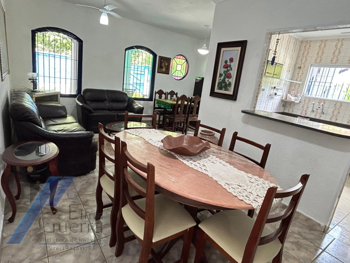 Ubatuba, Pereque Açu - Casa com 03 dormitórios sendo 01 suíte e área de lazer.