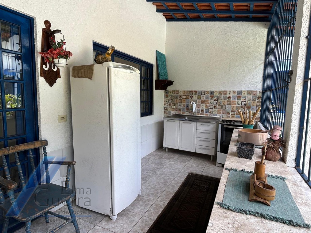 Ubatuba, Pereque Açu - Casa com 03 dormitórios sendo 01 suíte e área de lazer.