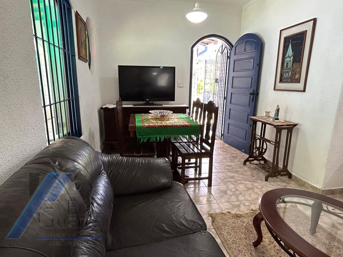Ubatuba, Pereque Açu - Casa com 03 dormitórios sendo 01 suíte e área de lazer.