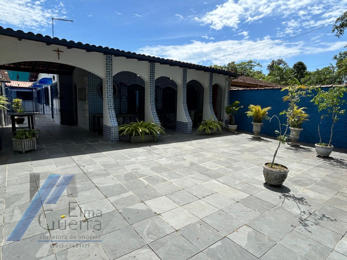 Ubatuba, Pereque Açu - Casa com 03 dormitórios sendo 01 suíte e área de lazer.