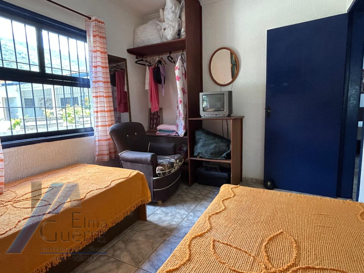 Ubatuba, Pereque Açu - Casa com 03 dormitórios sendo 01 suíte e área de lazer.