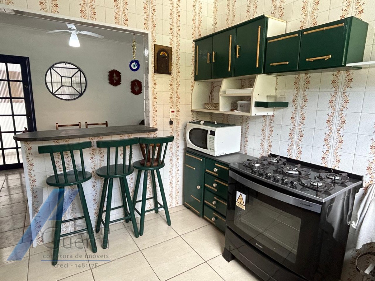 Ubatuba, Pereque Açu - Casa com 03 dormitórios sendo 01 suíte e área de lazer.