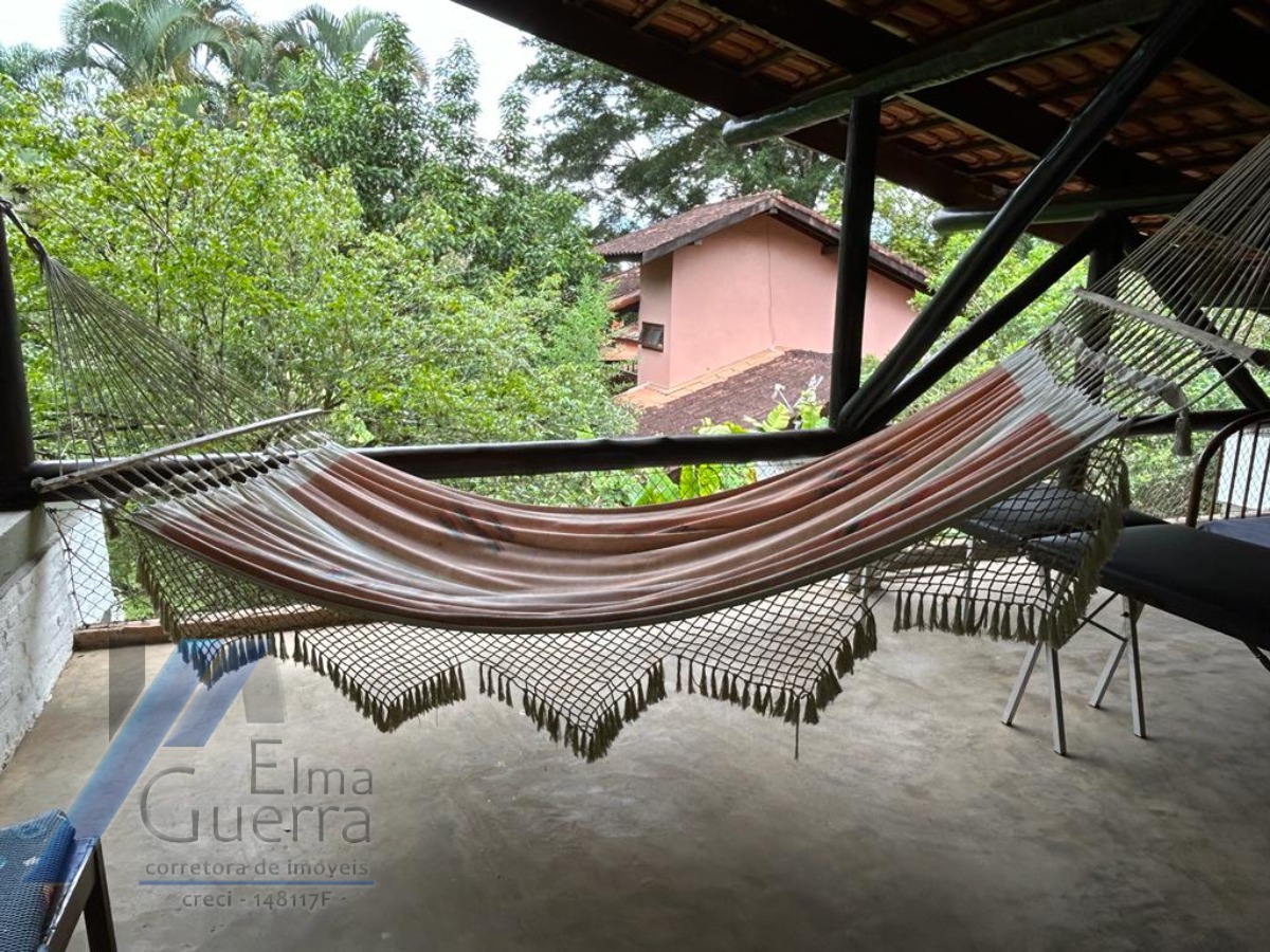 Ubatuba, Praia da Fortaleza - Casa frente mar, com 05 suítes, com terreno de 3031 m2.