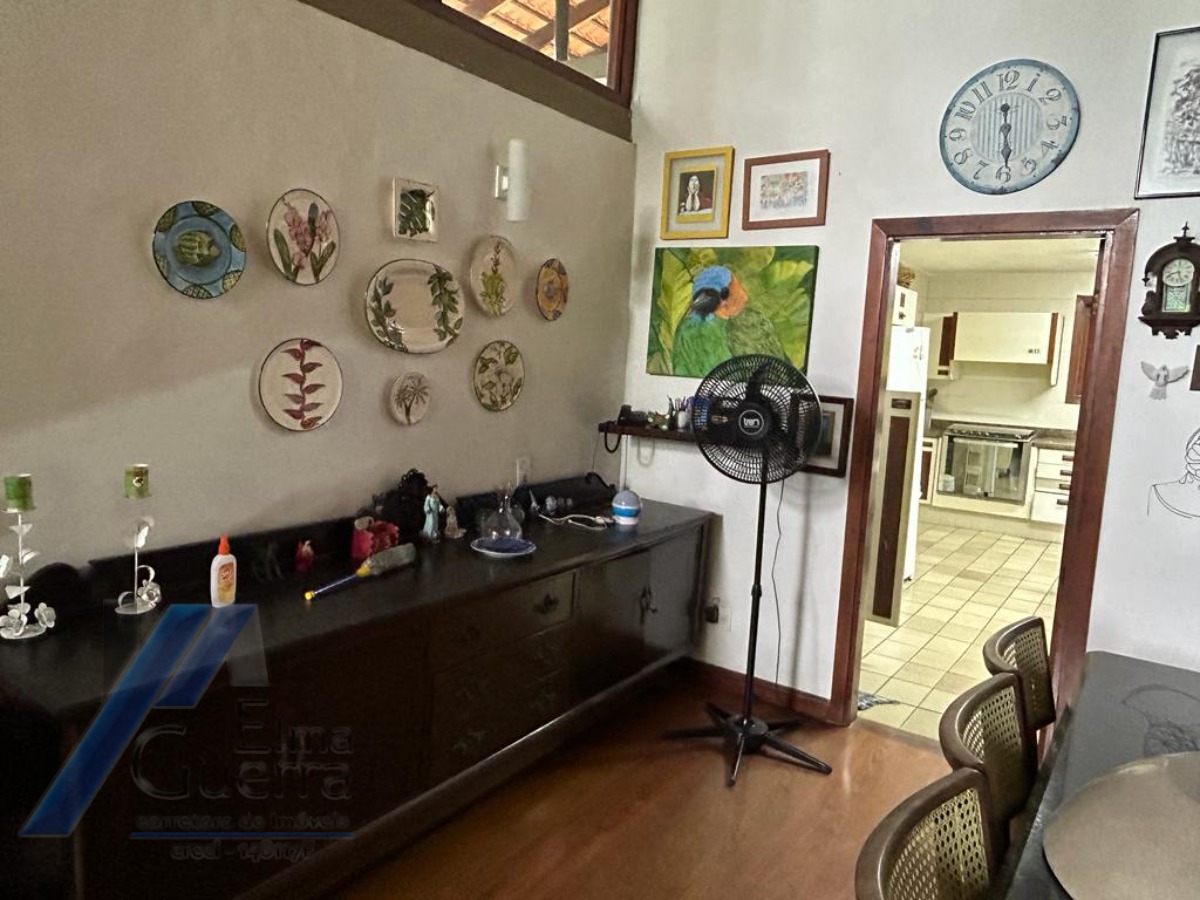 Ubatuba, Praia da Fortaleza - Casa frente mar, com 05 suítes, com terreno de 3031 m2.