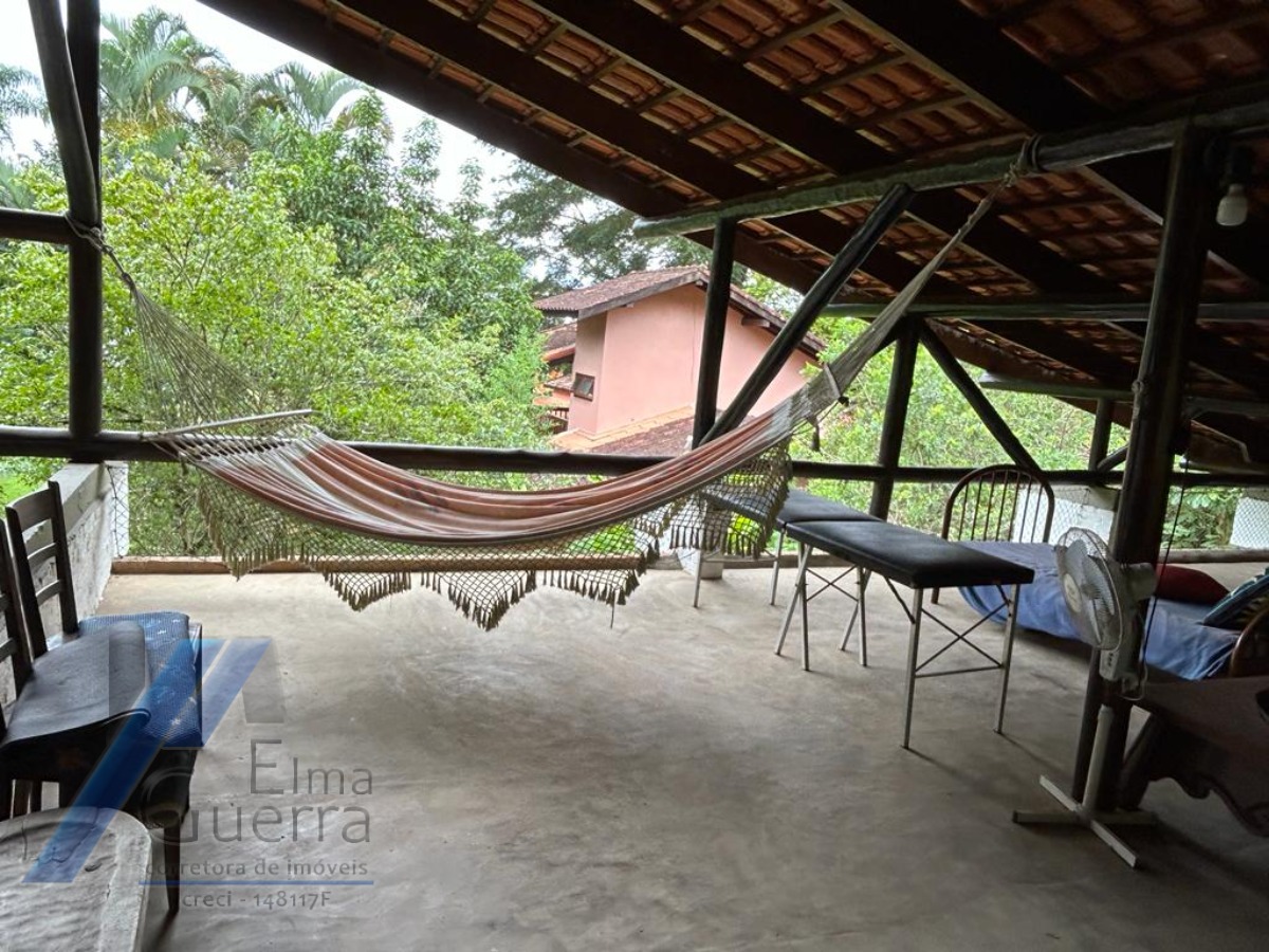 Ubatuba, Praia da Fortaleza - Casa frente mar, com 05 suítes, com terreno de 3031 m2.