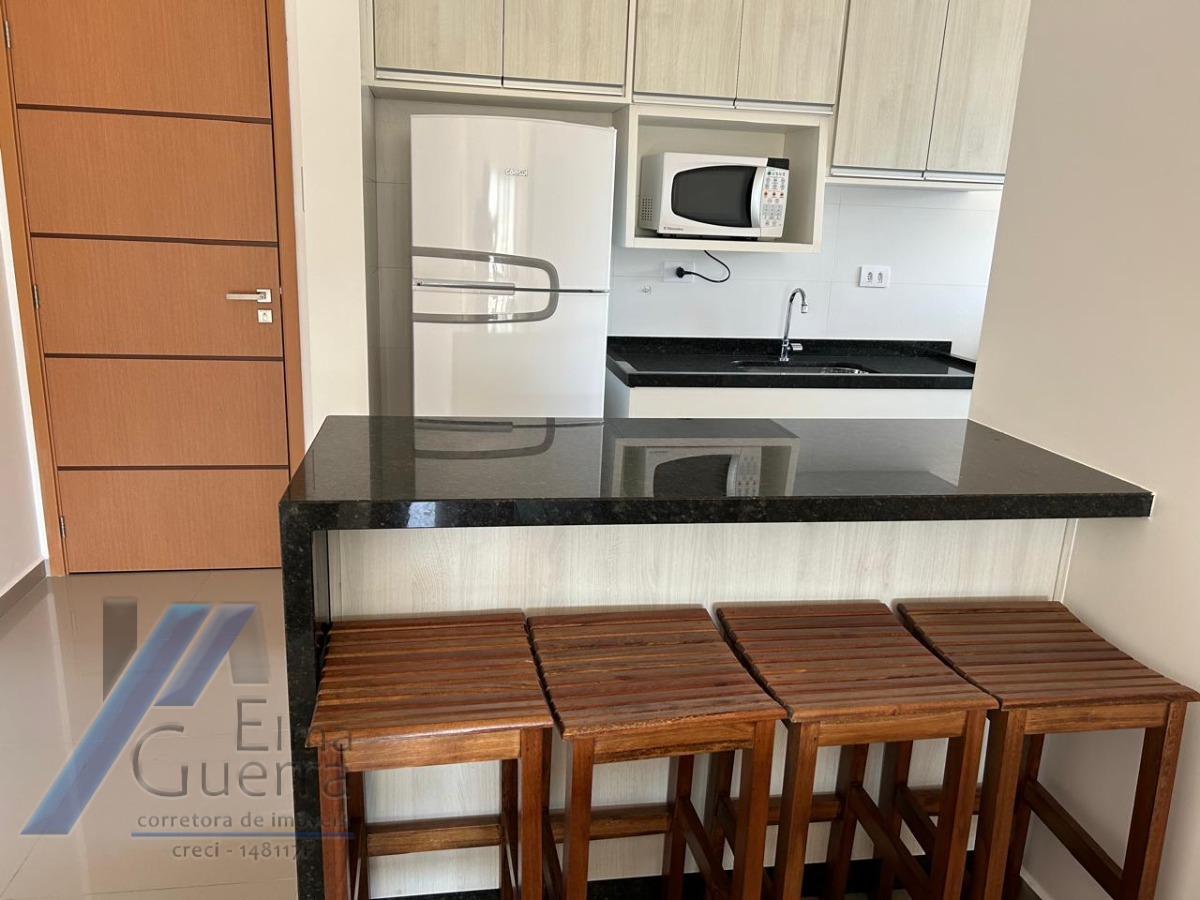 Ubatuba, centro, Apartamento mobiliado com 02 dormitórios sendo 01 suíte com área de lazer.