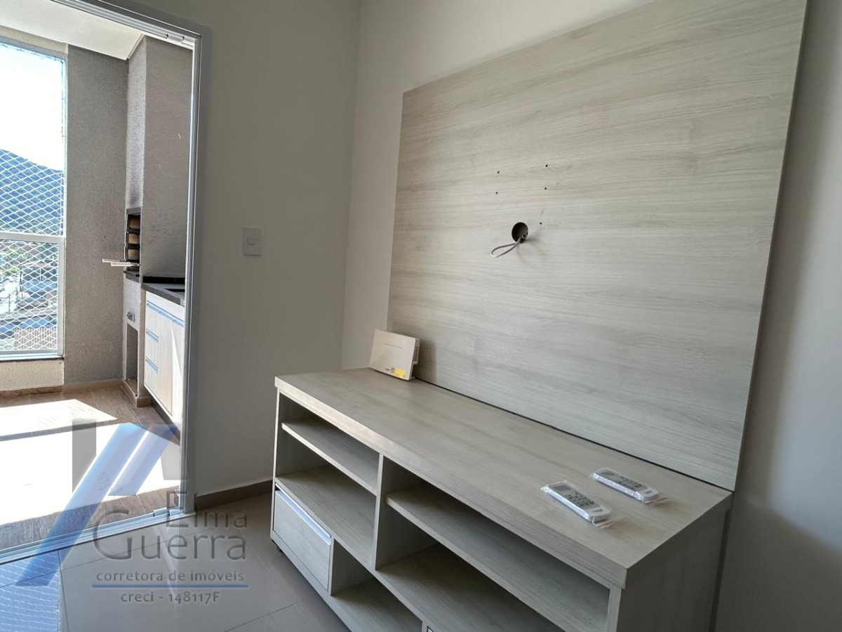 Ubatuba, centro, Apartamento mobiliado com 02 dormitórios sendo 01 suíte com área de lazer.