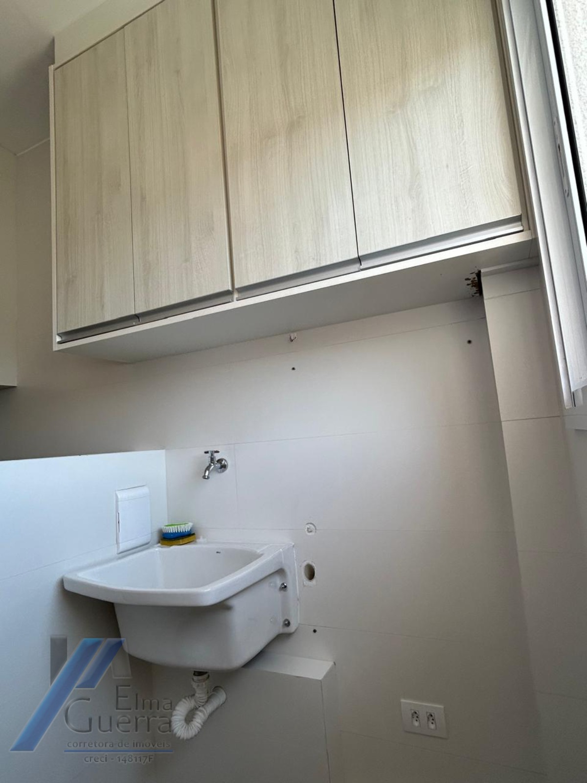 Ubatuba, centro, Apartamento mobiliado com 02 dormitórios sendo 01 suíte com área de lazer.