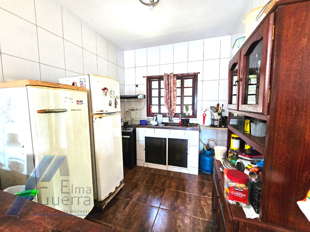 Ubatuba, Cento - Casa com 02 dormitórios sendo 01 suíte, terreno de 298 m2.