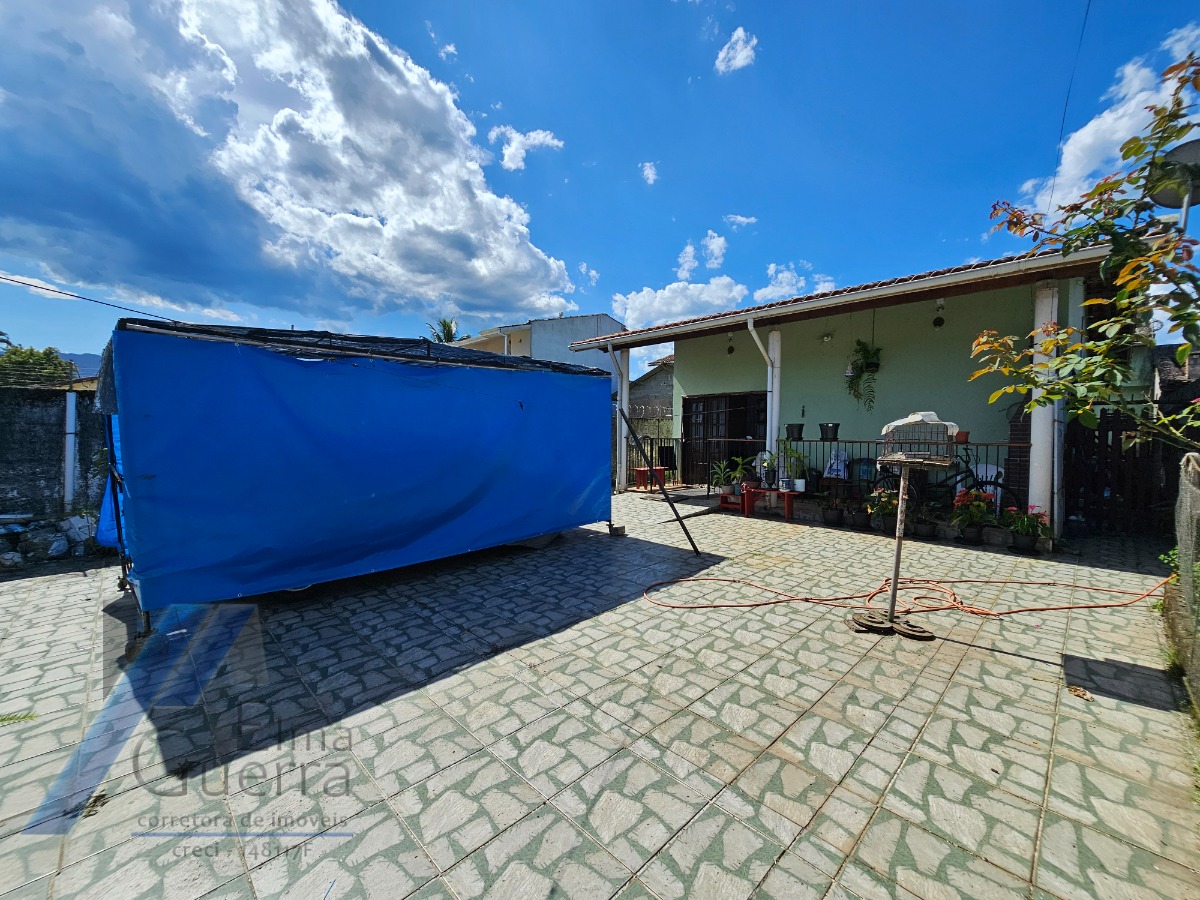 Ubatuba, Cento - Casa com 02 dormitórios sendo 01 suíte, terreno de 298 m2.