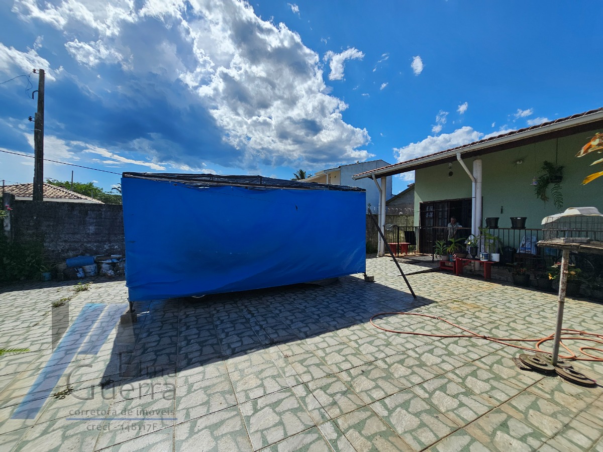 Ubatuba, Cento - Casa com 02 dormitórios sendo 01 suíte, terreno de 298 m2.