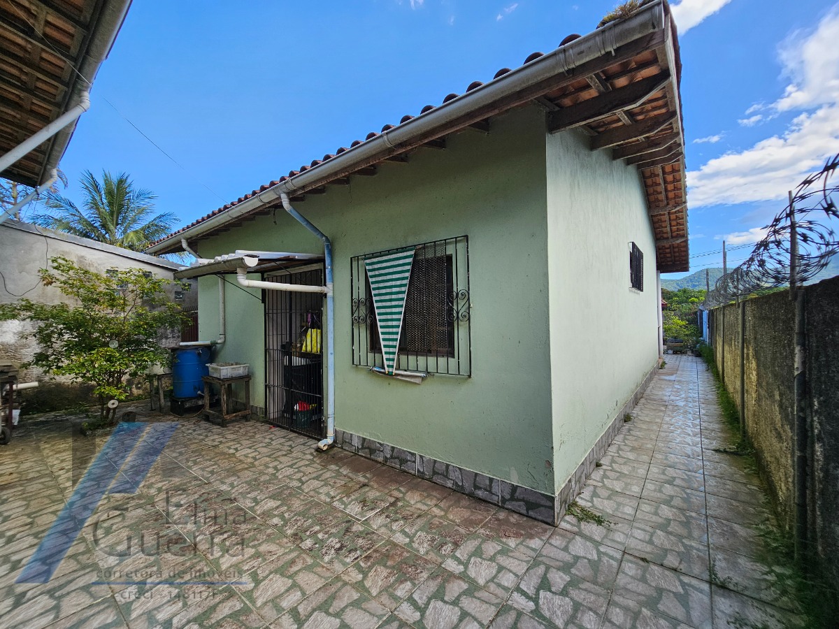 Ubatuba, Cento - Casa com 02 dormitórios sendo 01 suíte, terreno de 298 m2.