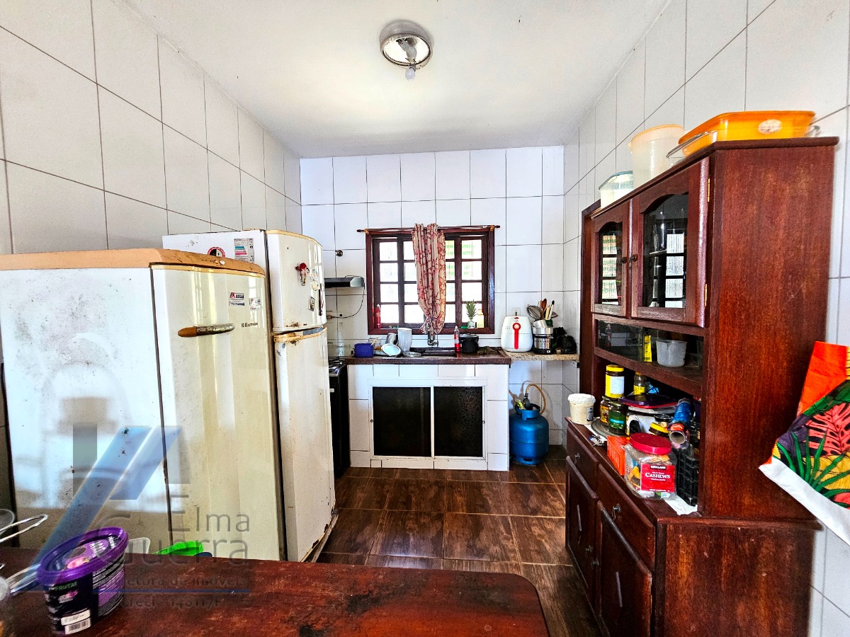Ubatuba, Cento - Casa com 02 dormitórios sendo 01 suíte, terreno de 298 m2.