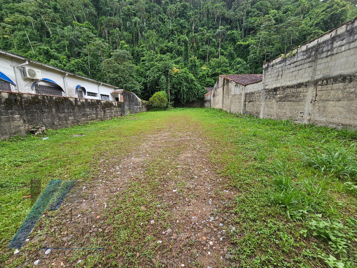 Ubatuba - Pereque açu. Terreno com 480 m2, documentado a 50 metros da praia.