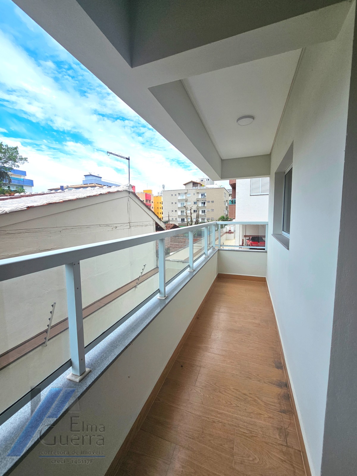 Ubatuba, Itaguá - Apartamento novo segundo andar andar com 02 dormitórios sendo 01 suíte, bem localizado com área de lazer.