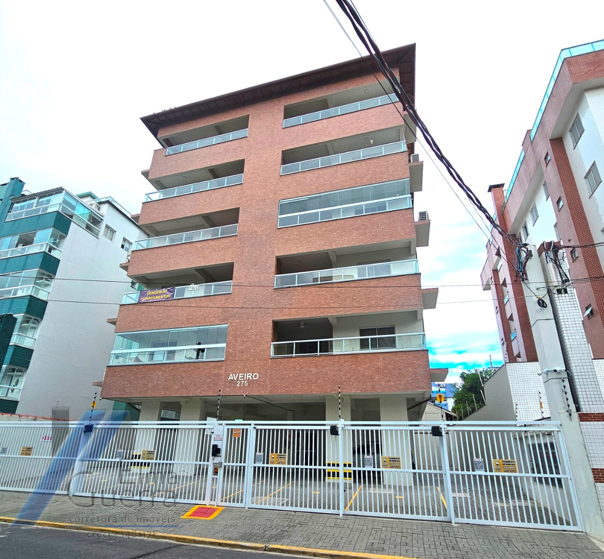 Ubatuba, Itaguá - Apartamento novo segundo andar andar com 02 dormitórios sendo 01 suíte, bem localizado com área de lazer.
