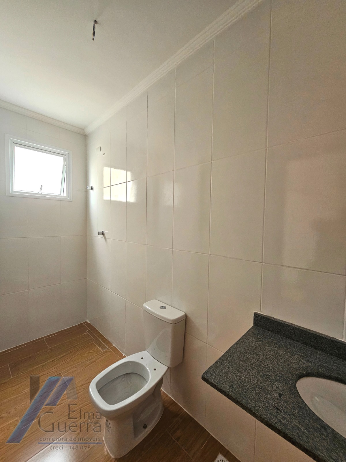 Ubatuba, Itaguá - Apartamento novo segundo andar andar com 02 dormitórios sendo 01 suíte, bem localizado com área de lazer.