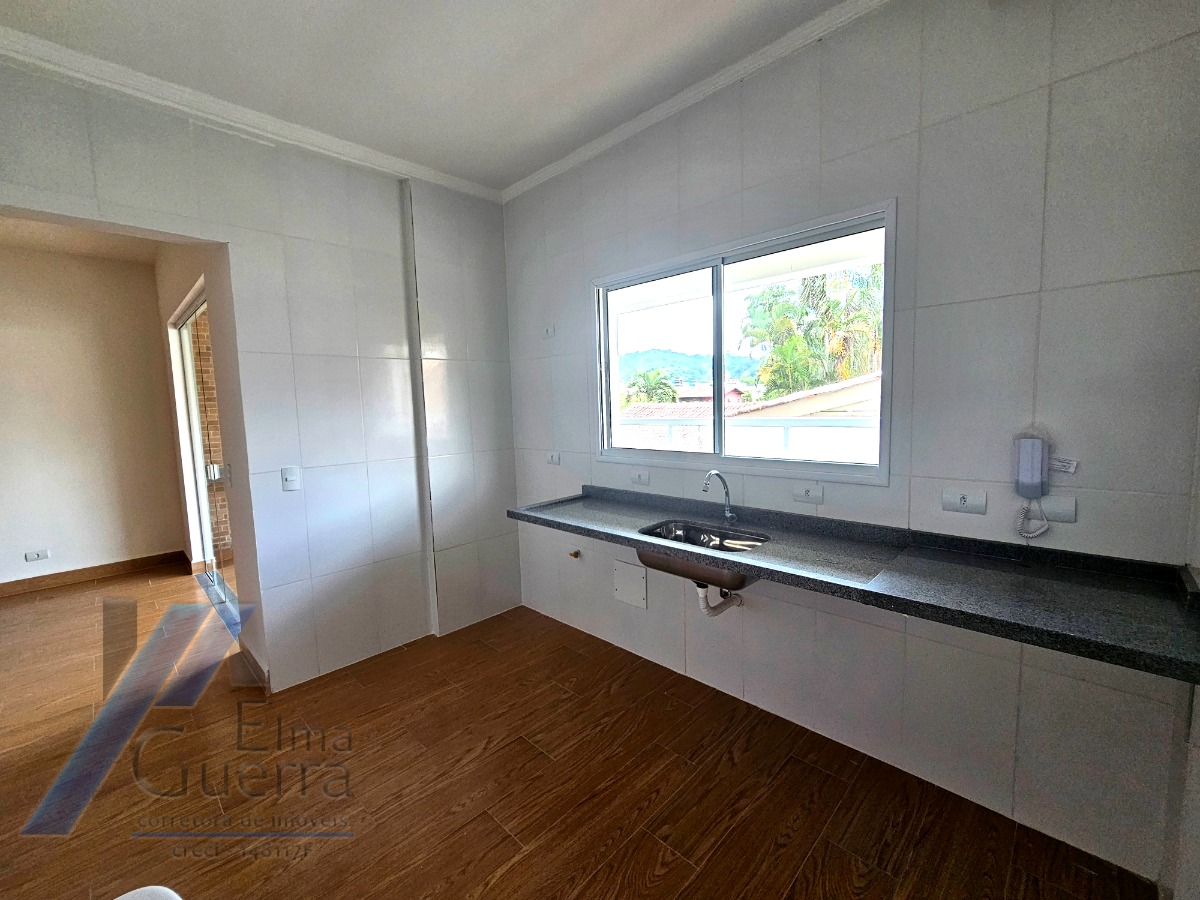 Ubatuba, Itaguá - Apartamento novo segundo andar andar com 02 dormitórios sendo 01 suíte, bem localizado com área de lazer.