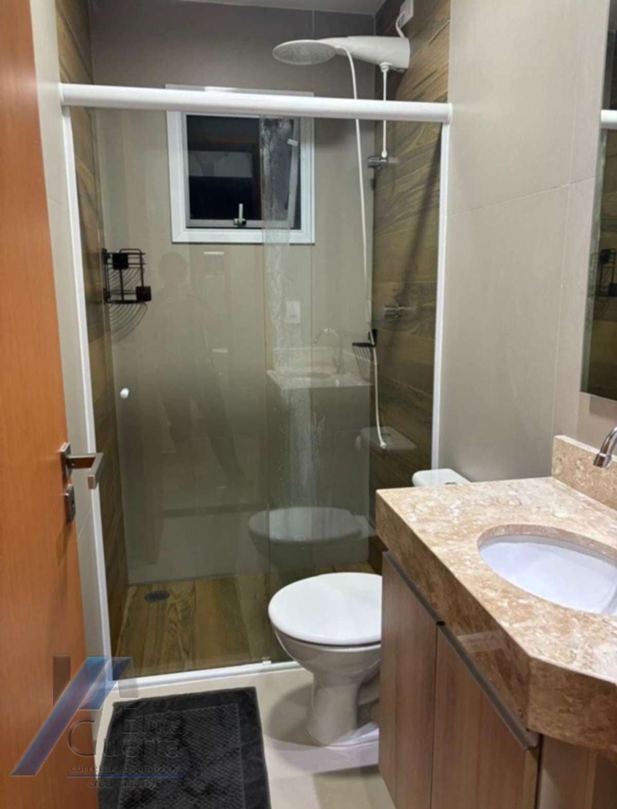 Ubatuba, centro - Apartamento mobiliado com 03 dormitórios sendo 01 suíte com área de lazer.