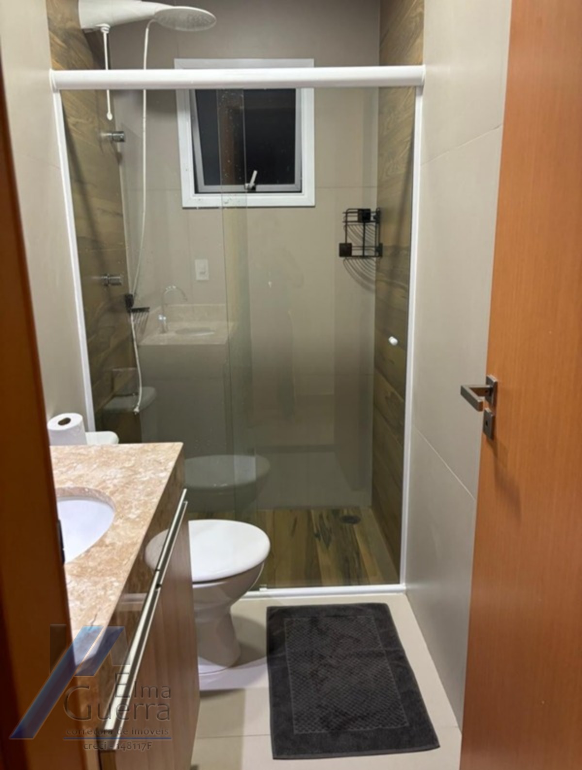 Ubatuba, centro - Apartamento mobiliado com 03 dormitórios sendo 01 suíte com área de lazer.