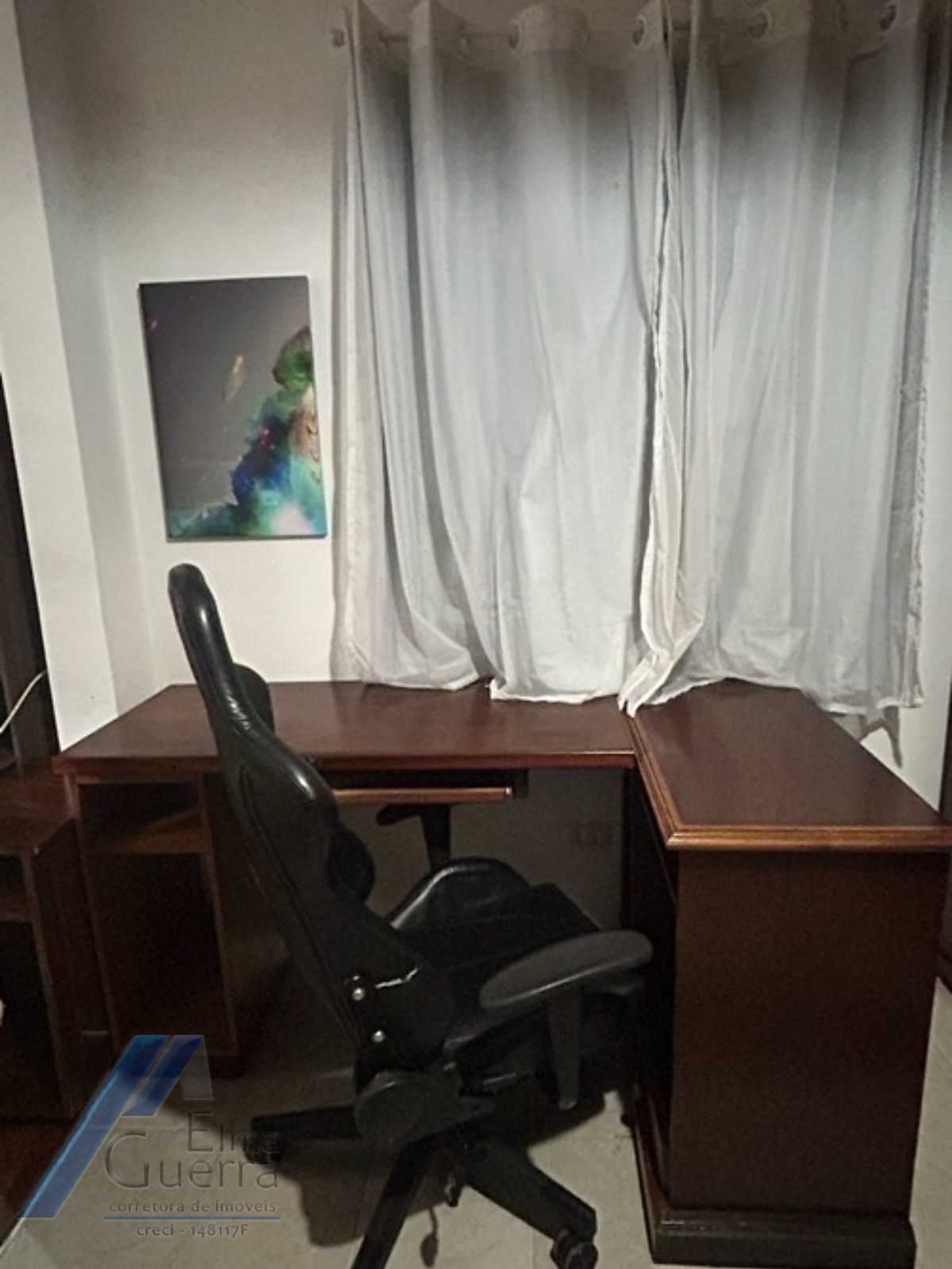 Ubatuba, Centro - Apartamento com 02 suítes e área de lazer.