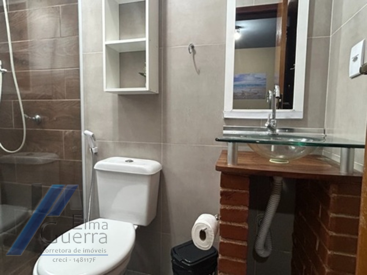 Ubatuba, Centro - Apartamento com 02 suítes e área de lazer.