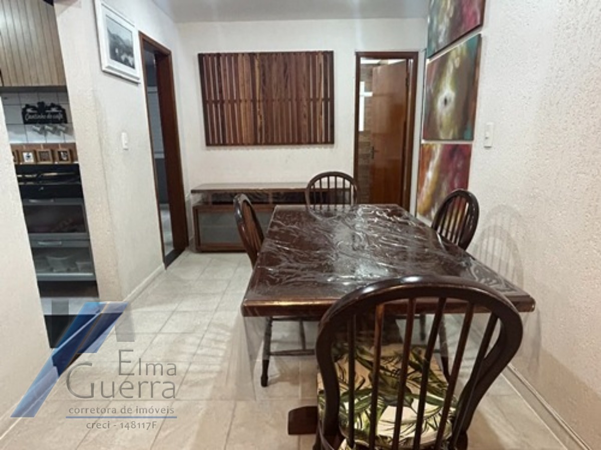 Ubatuba, Centro - Apartamento com 02 suítes e área de lazer.