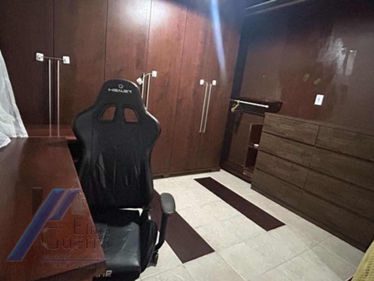 Ubatuba, Centro - Apartamento com 02 suítes e área de lazer.