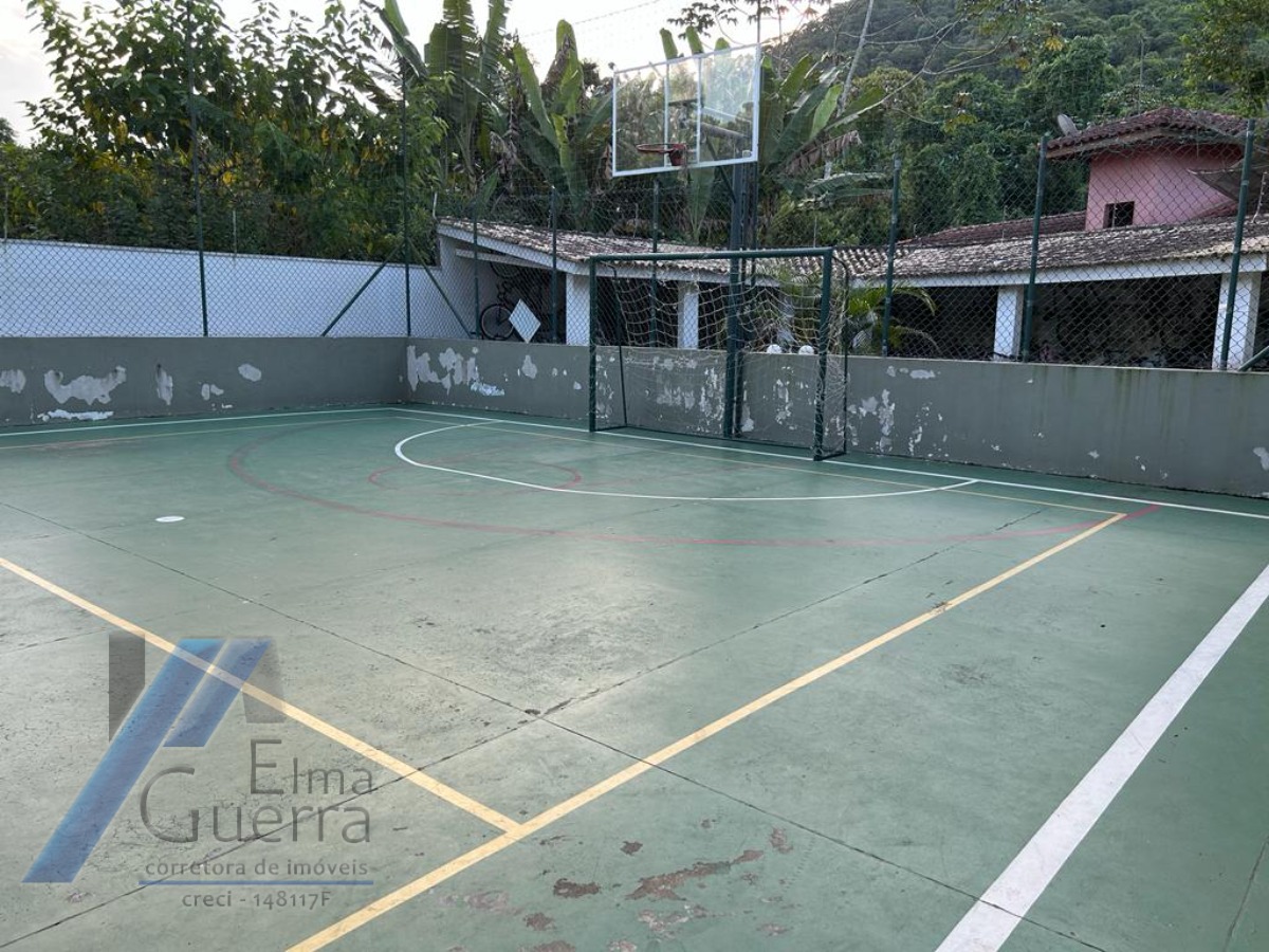 Ubatuba, Centro - Apartamento com 02 suítes e área de lazer.