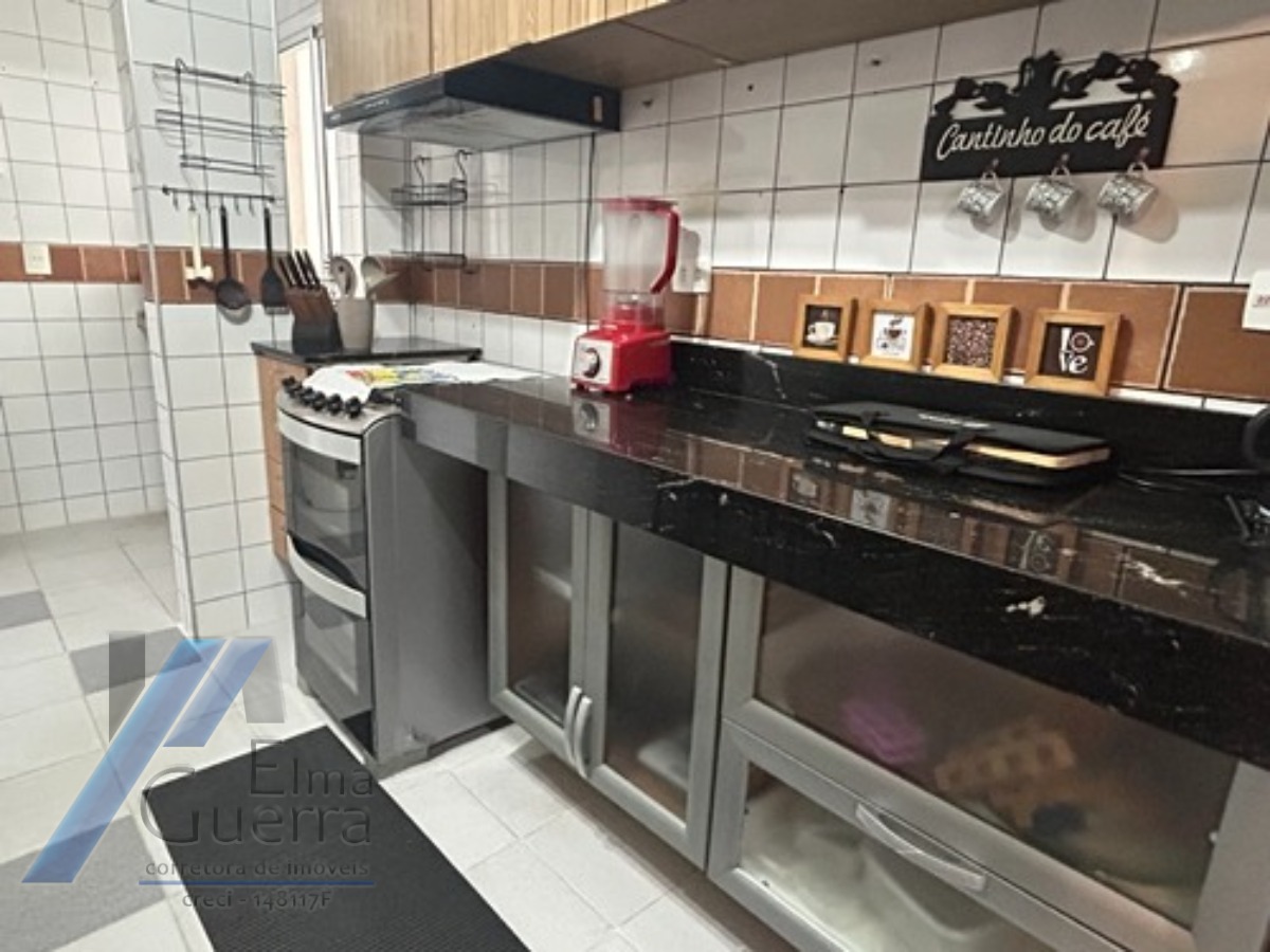 Ubatuba, Centro - Apartamento com 02 suítes e área de lazer.