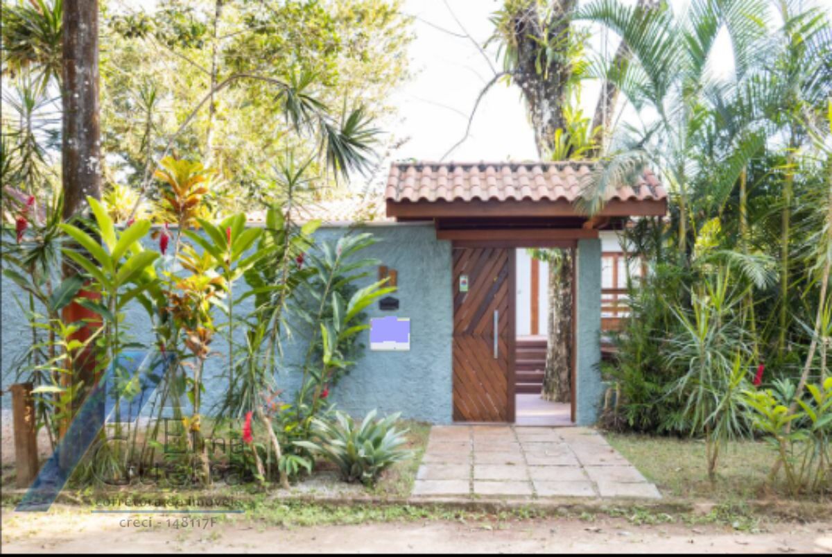 Ubatuba, Itamambuca - Linda casa com 03 dormitórios sendo 01 suíte e 100 metros do mar.